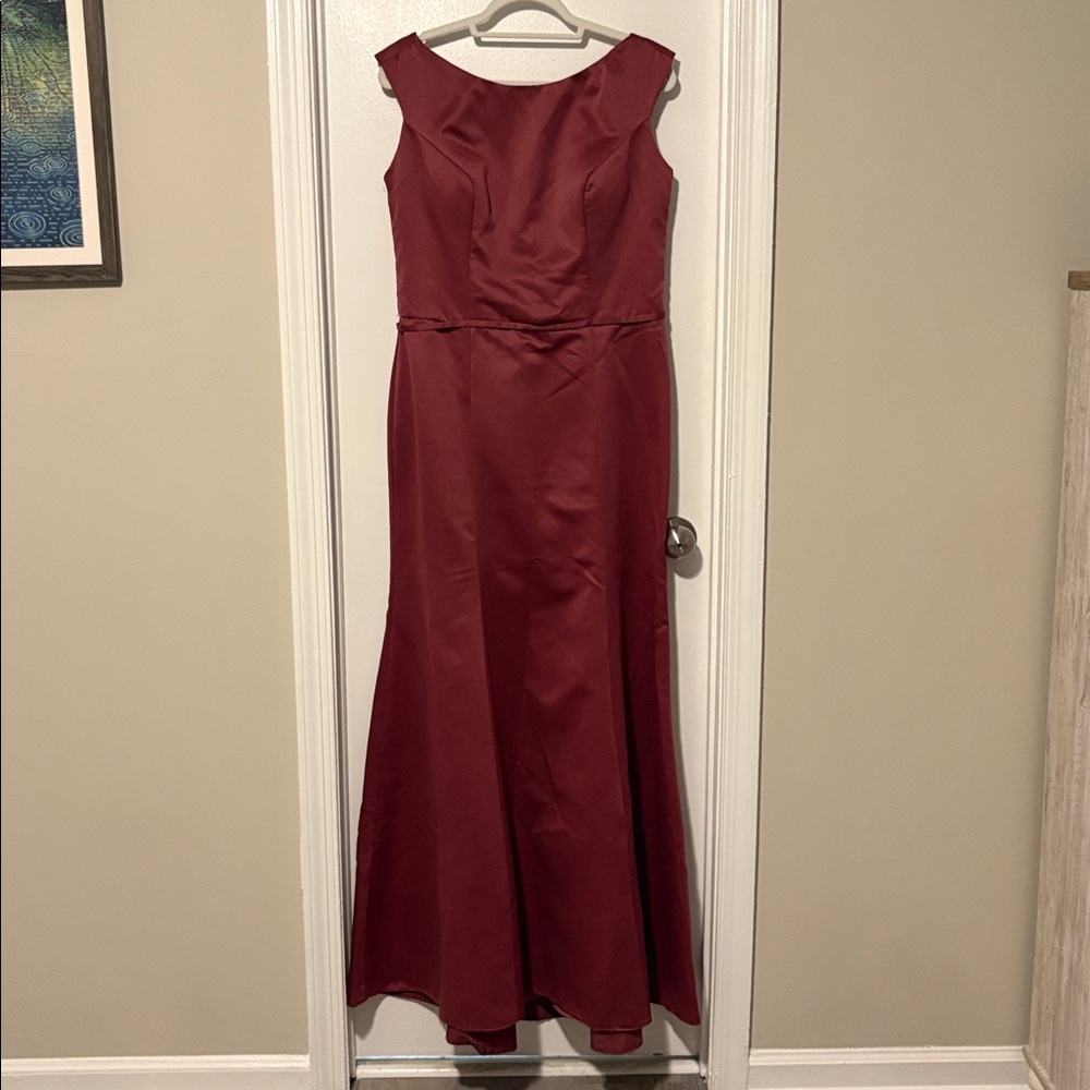 Elegant Rosewood Sleeveless Gown